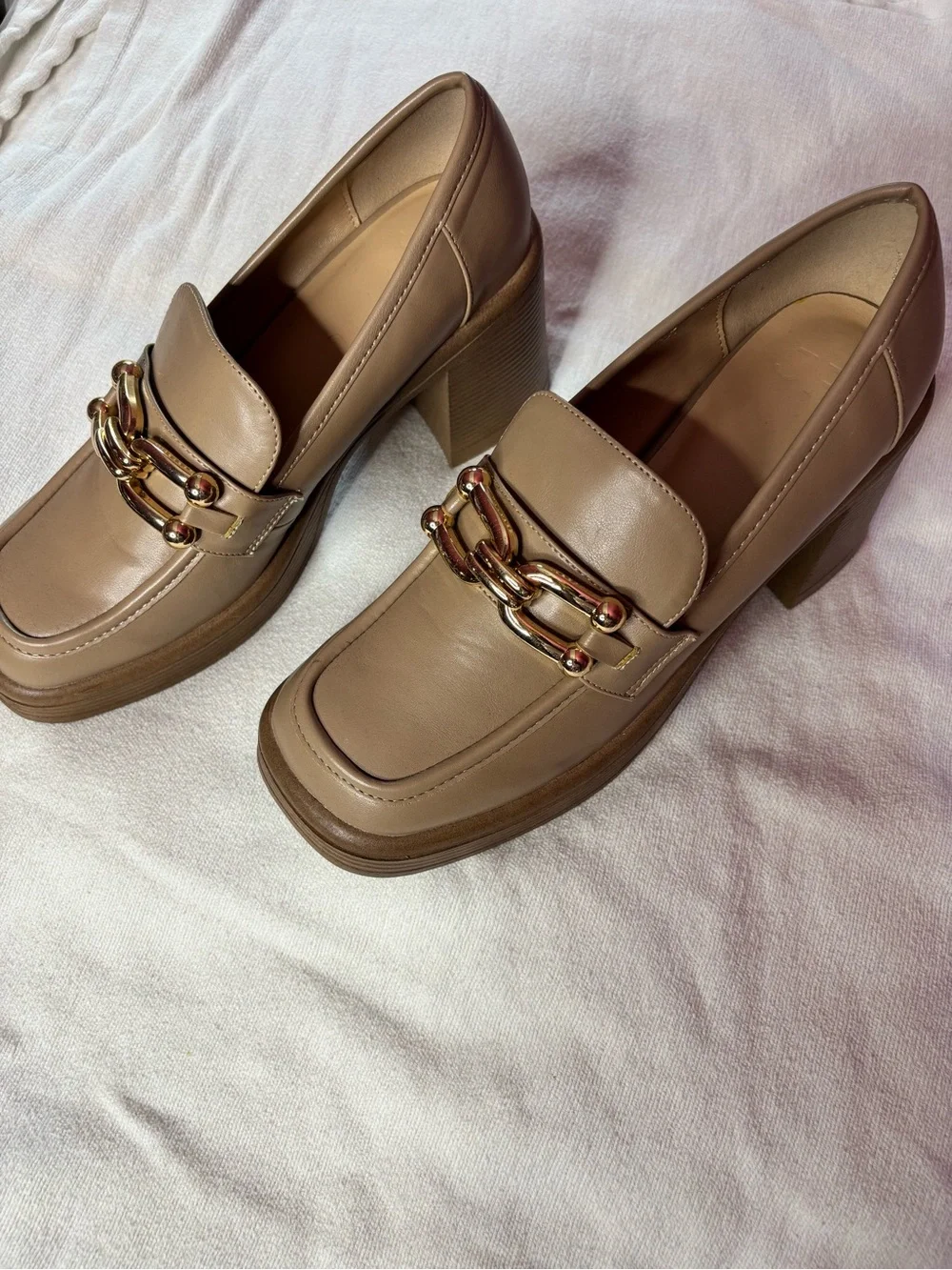 JustFab Beige Platform Loafers with Gold Chain
